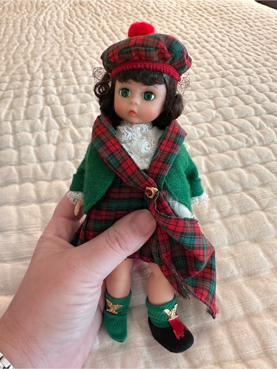 Madame Alexander Other - Madame Alexander Holiday Tartan Doll in Green Coat and Red Plaid - “Scotland”